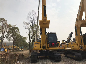 Pelle sur chenille KOMATSU PC200-8