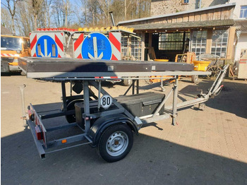 Remorque Nissen LED Vorwarntafel Verkehrssicherung Verkehrsleittafel unimo: photos 3