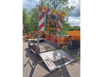 Remorque Sperrwand Sperrtafel Nissen Absperrtafel VZ616 Verkehrssicherung: photos 5