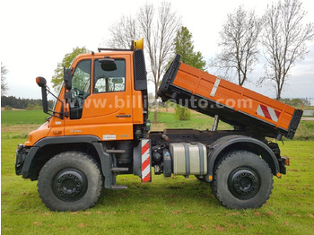 Camion benne UNIMOG U400