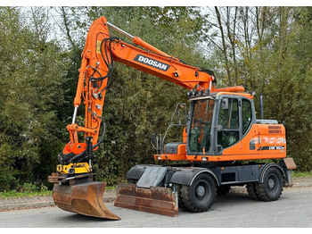 Pelle sur pneus DOOSAN DX160W
