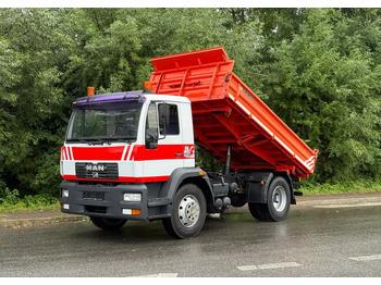 Camion benne MAN