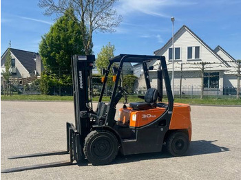 Chariot élévateur diesel DOOSAN