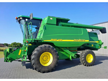 Moissonneuse-batteuse JOHN DEERE 2000 Series