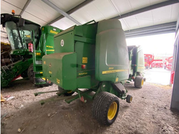 Presse à balles rondes JOHN DEERE 864: photos 3