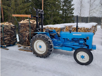 Tracteur agricole Fordson Dexta trukkinostimella: photos 2