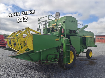 Moissonneuse-batteuse JOHN DEERE