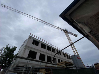 Grue à tour LIEBHERR