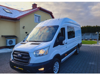 Utilitaire double cabine FORD