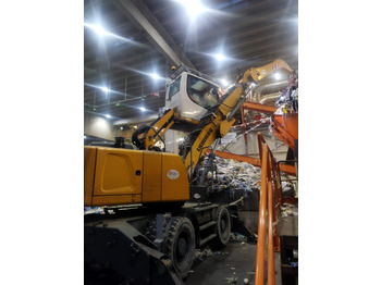 Pelle de manutention LIEBHERR LH 22 M
