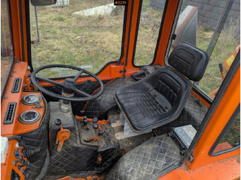 Tracteur agricole Tractor Holder P60 with multiple implements: photos 3
