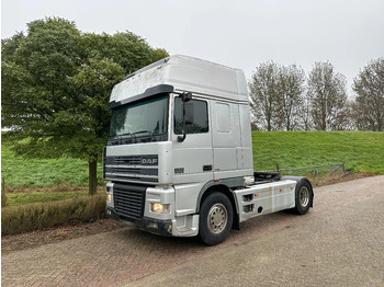 Tracteur routier DAF XF 530