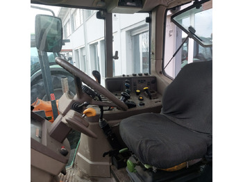 Tracteur agricole JHON DEERE 6430: photos 3 Tracteur agricole JHON DEERE 6430: photos 3