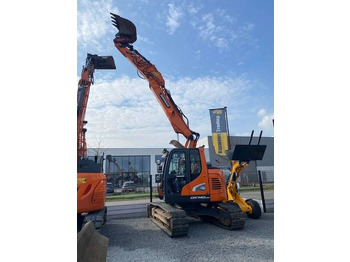 Pelle sur chenille DOOSAN DX140LCR-5