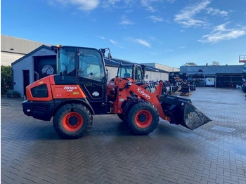 Chargeuse sur pneus Kubota R 065: photos 2