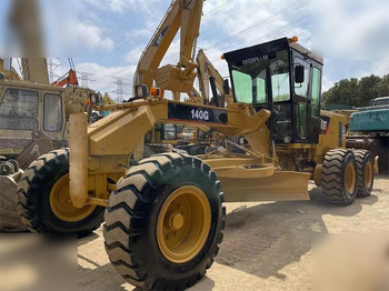 Niveleuse CATERPILLAR 140G
