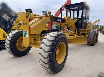 Niveleuse CATERPILLAR 140H