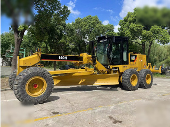 Niveleuse CATERPILLAR 140H