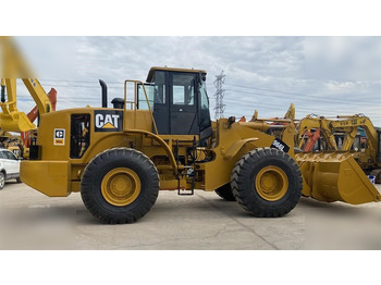 Chargeuse sur pneus CATERPILLAR 966