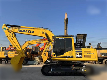 Pelle sur chenille KOMATSU PC200-8
