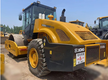 Compacteur à pieds de mouton/ Monocylindre XCMG XS223J