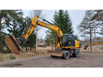 Pelle sur pneus JCB