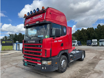 Tracteur routier SCANIA 124