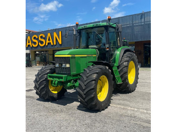 Tracteur agricole JOHN DEERE 6810