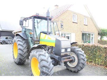 Tracteur agricole VALTRA 900