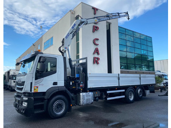 Camion plateau IVECO