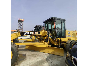 Niveleuse CATERPILLAR 140H