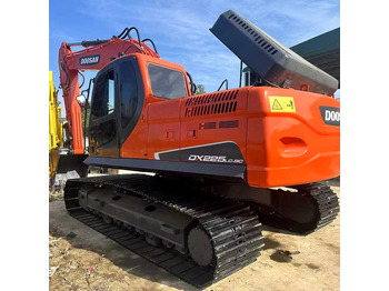 Pelle sur chenille DOOSAN DX225