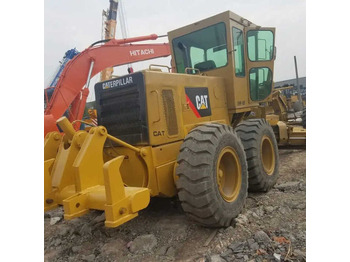 Niveleuse CATERPILLAR 140G