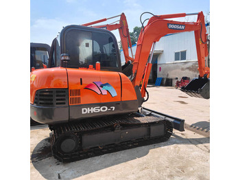 Pelle sur chenille DOOSAN DH60-7