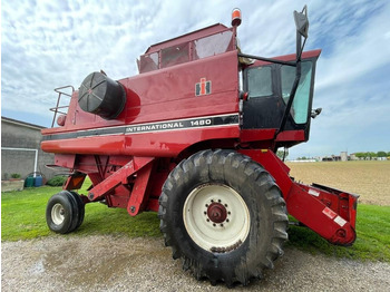 Moissonneuse-batteuse CASE IH