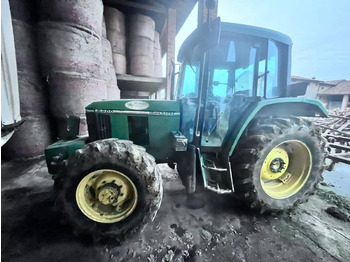 Tracteur agricole JOHN DEERE 6200