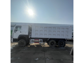 Camion benne SINOTRUK HOWO
