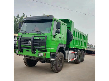 Camion benne pour transport de containers HOWO 6*6  dump truck: photos 3
