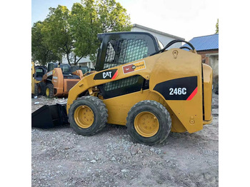 Mini chargeuse CATERPILLAR 226