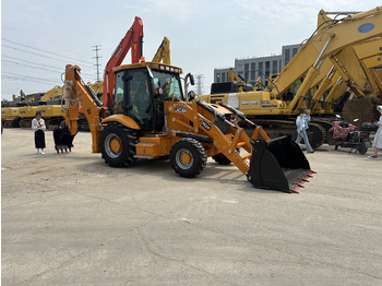 Tractopelle JCB 3CX