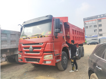 Camion benne SINOTRUK HOWO