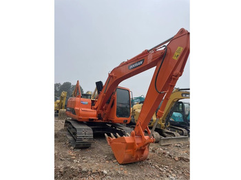 Pelle sur chenille DOOSAN DH150