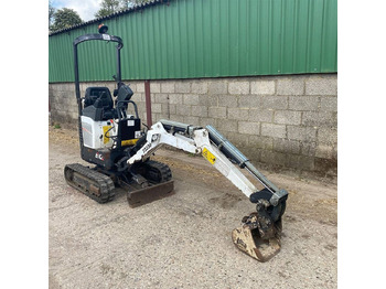 Mini pelle BOBCAT E10