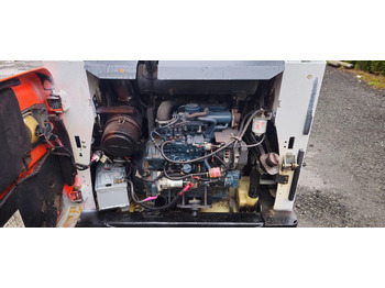 Mini chargeuse BOBCAT S570: photos 4