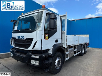 Camion plateau IVECO Trakker