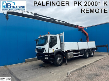 Camion plateau IVECO Trakker