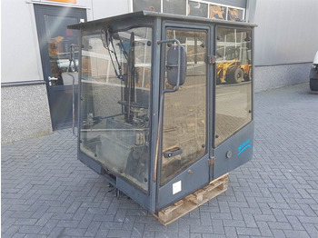 Cabine et intérieur AHLMANN