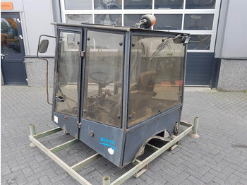 Cabine et intérieur AHLMANN