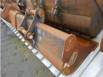 GEITH MCR 186-2,10 mtr-Bucket/Tieflöffel/Dichte bak - crédit-bail GEITH MCR 186-2,10 mtr-Bucket/Tieflöffel/Dichte bak: photos 1 GEITH MCR 186-2,10 mtr-Bucket/Tieflöffel/Dichte bak - crédit-bail GEITH MCR 186-2,10 mtr-Bucket/Tieflöffel/Dichte bak: photos 1