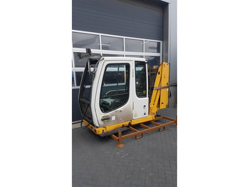 Cabine et intérieur LIEBHERR